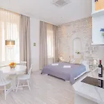 Lausion Apartments